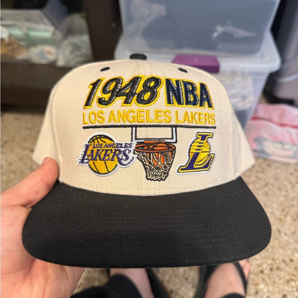 Mitchell & Ness 1948 NBA Lakers Cap - Cream and Black